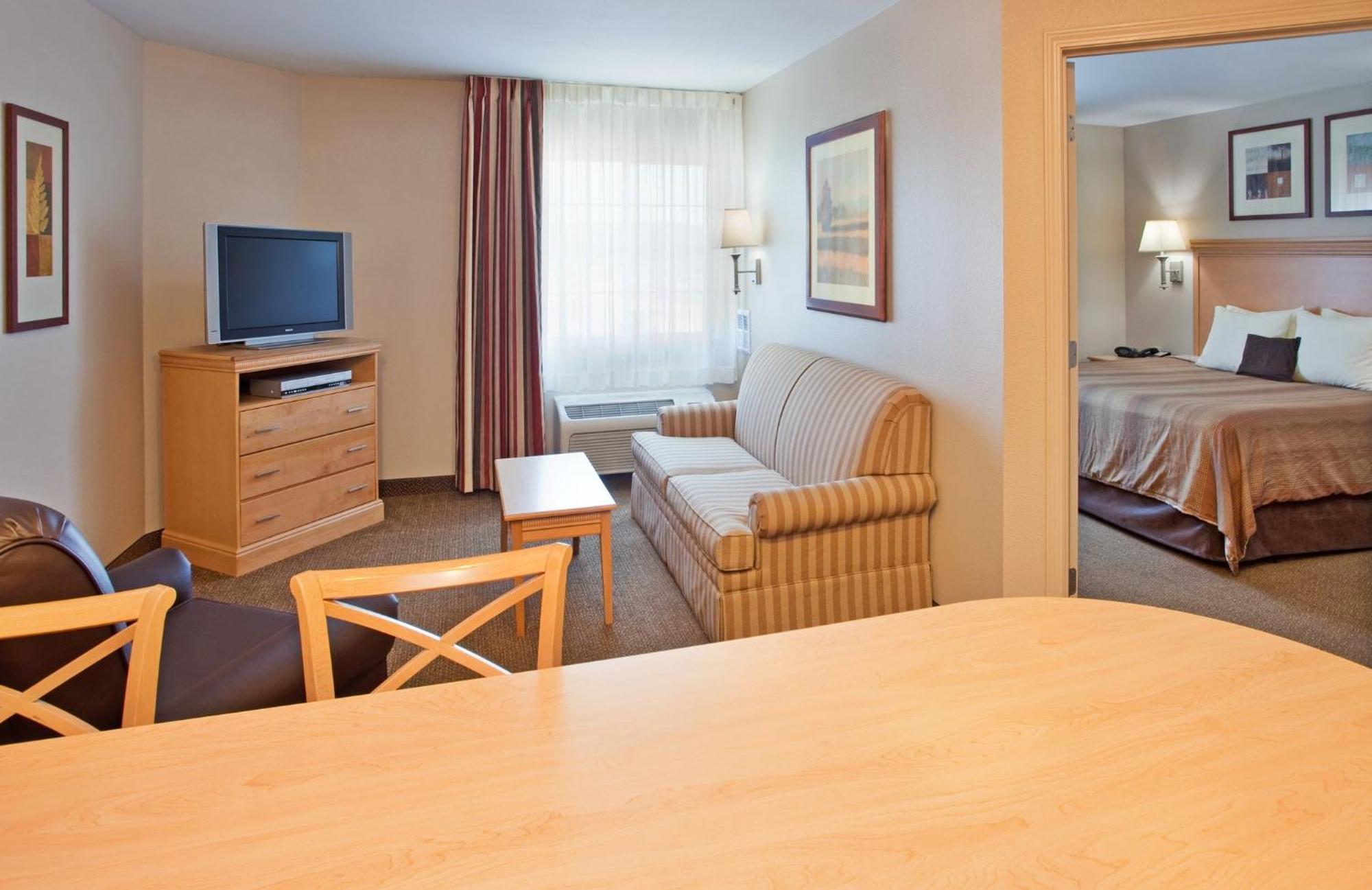 Candlewood Suites Junction City - Ft. Riley By Ihg Εξωτερικό φωτογραφία